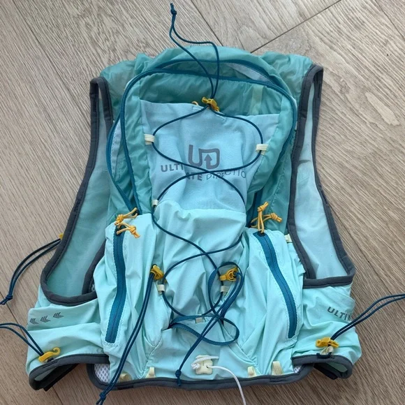 ultimate direction mountain Vesta trail running vest - Picture 4 of 5